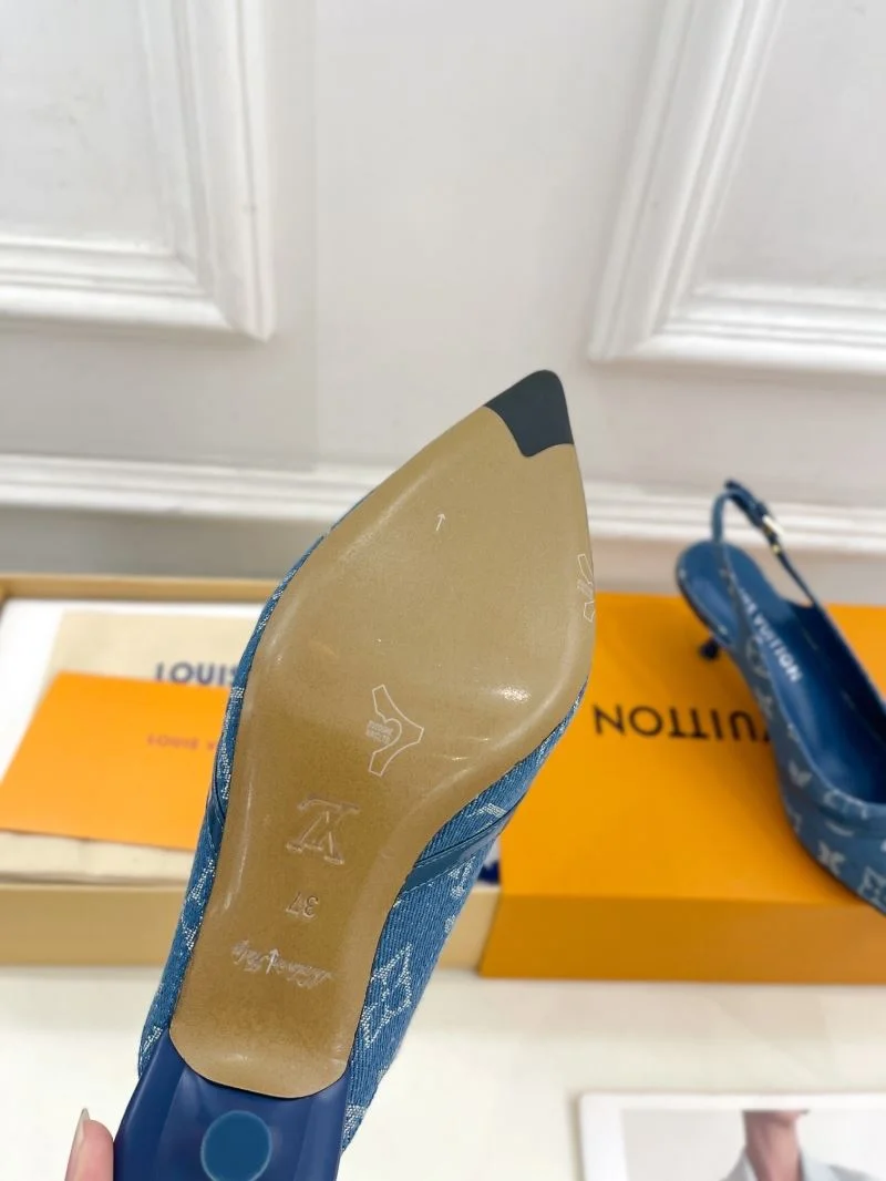 Compact Louis Vuitton Sandals 32254