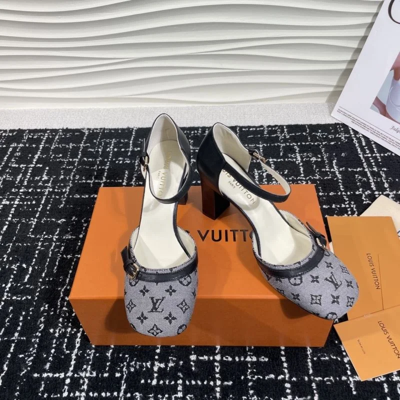 Seasonal Louis Vuitton Sandals 31922