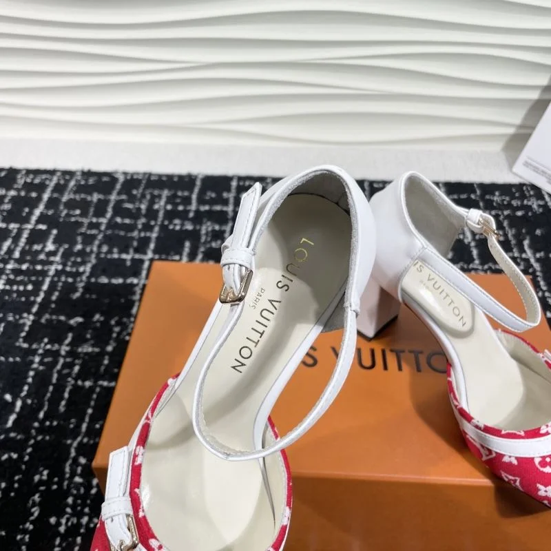 Unisex Louis Vuitton Sandals 31921