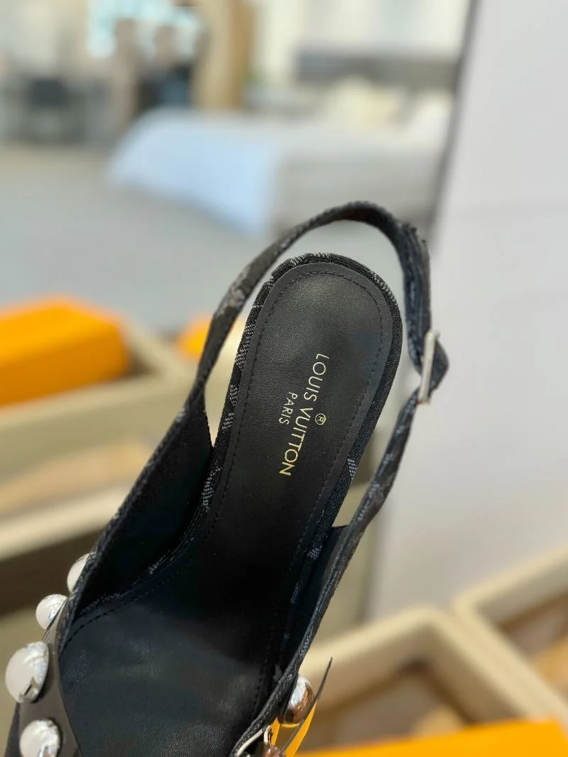 Louis Vuitton Sandals Casual 31898