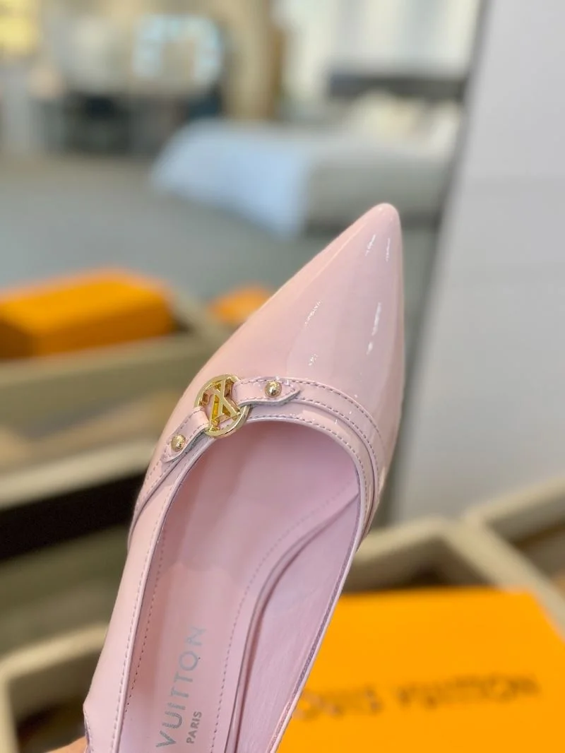 Resilient Louis Vuitton Sandals 31895