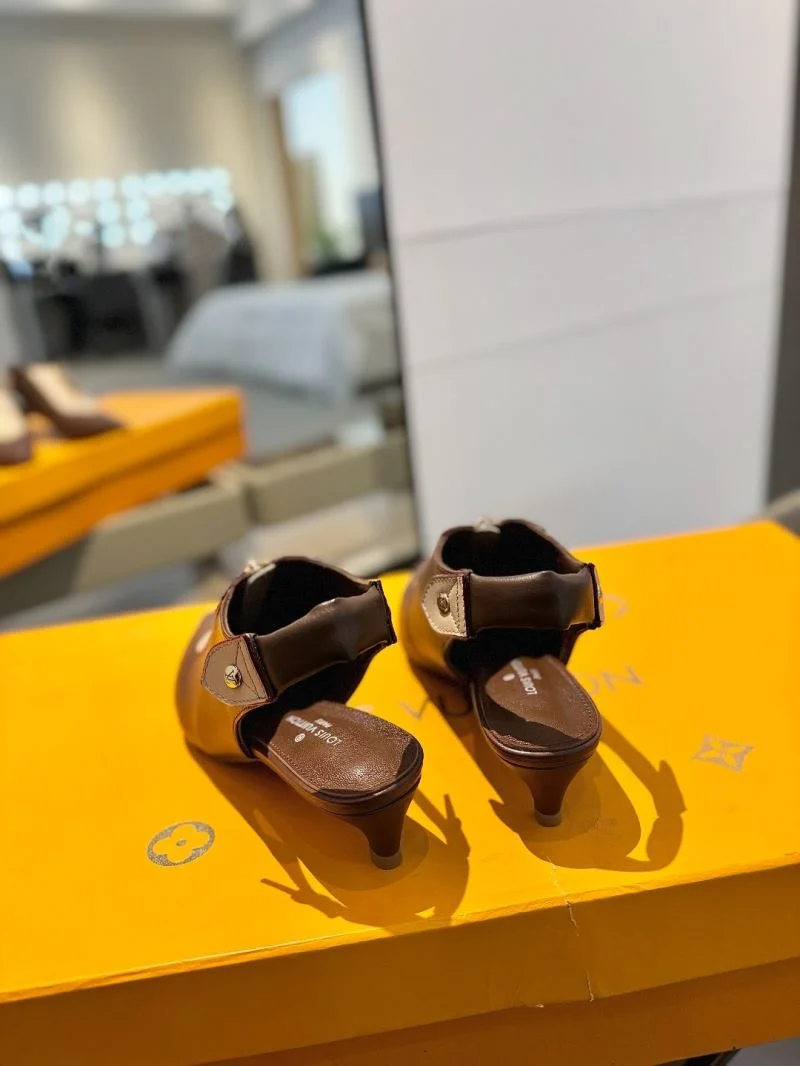 Louis Vuitton Sandals Versatile 31893
