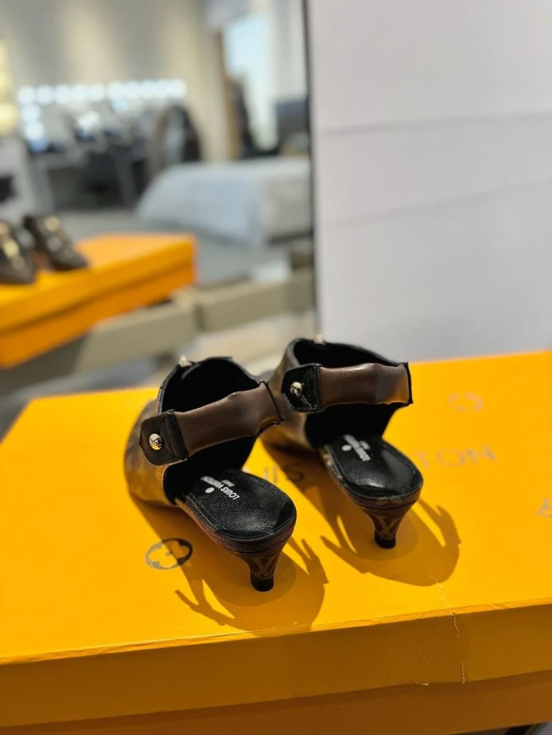 Louis Vuitton Sandals ModernLook 31890