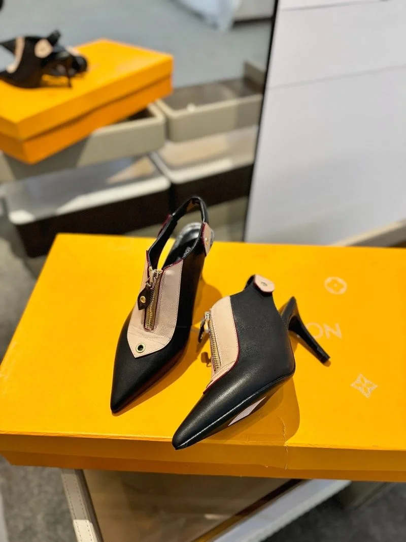 Louis Vuitton Sandals Elegant 31875