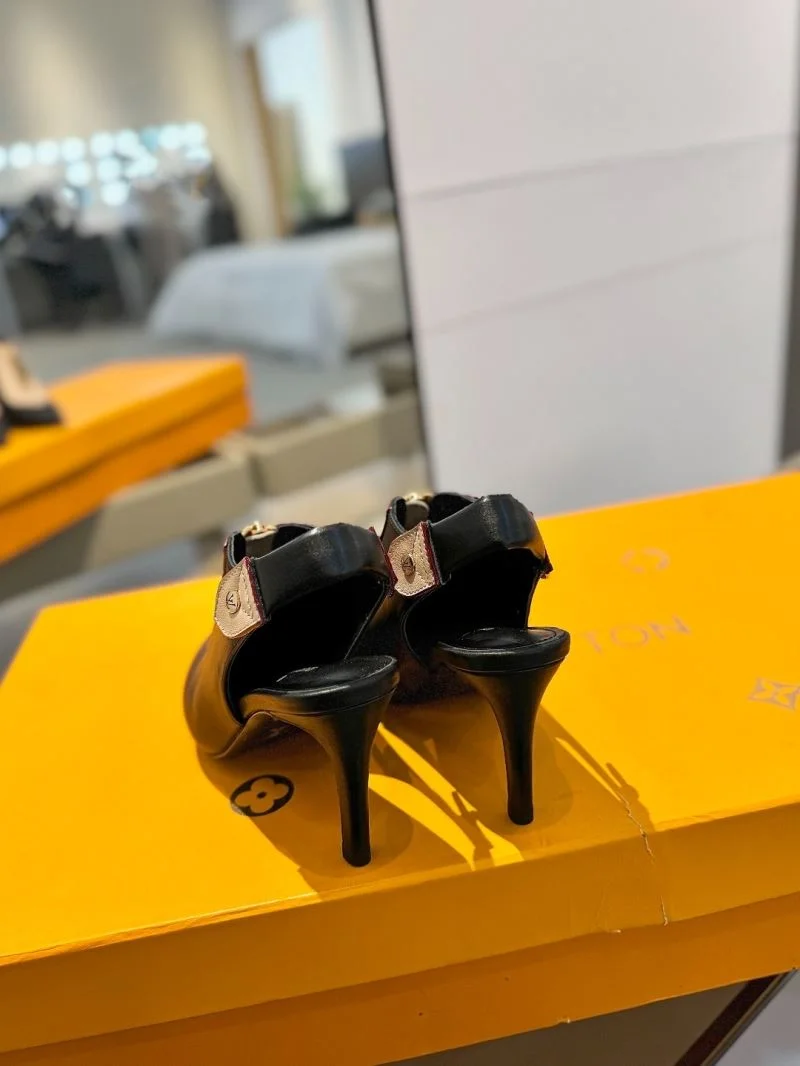 Louis Vuitton Sandals Elegant 31875
