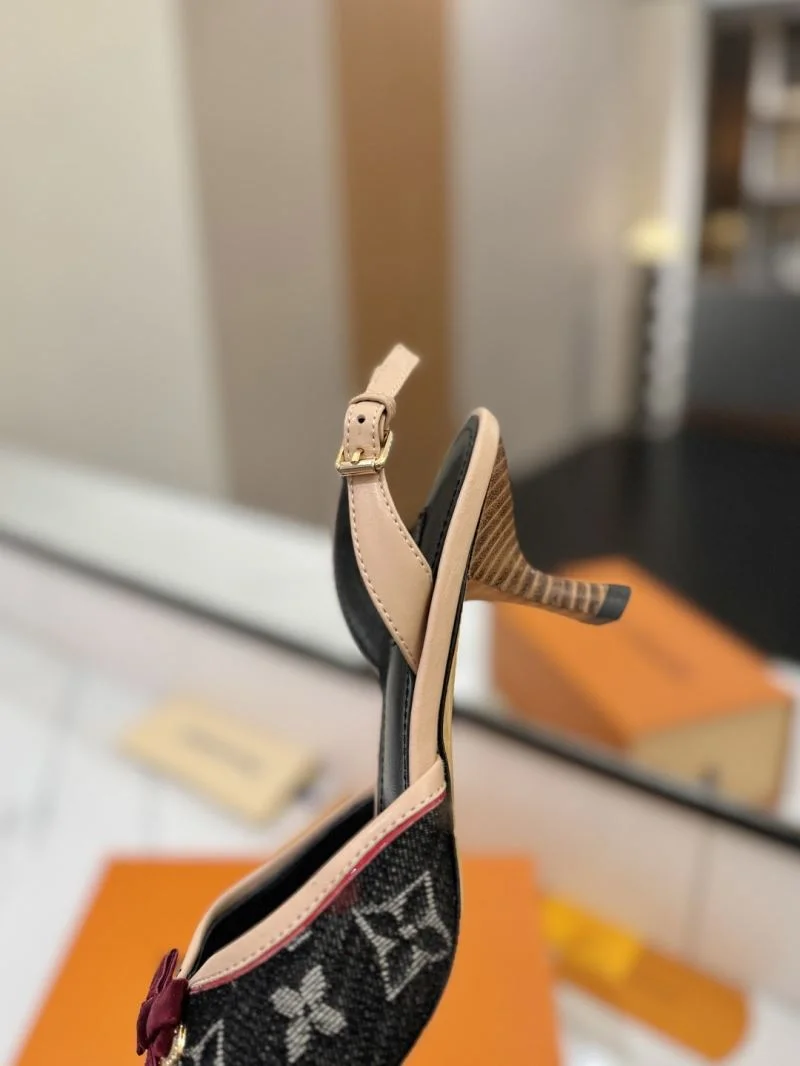 Louis Vuitton Sandals Flexible 31859