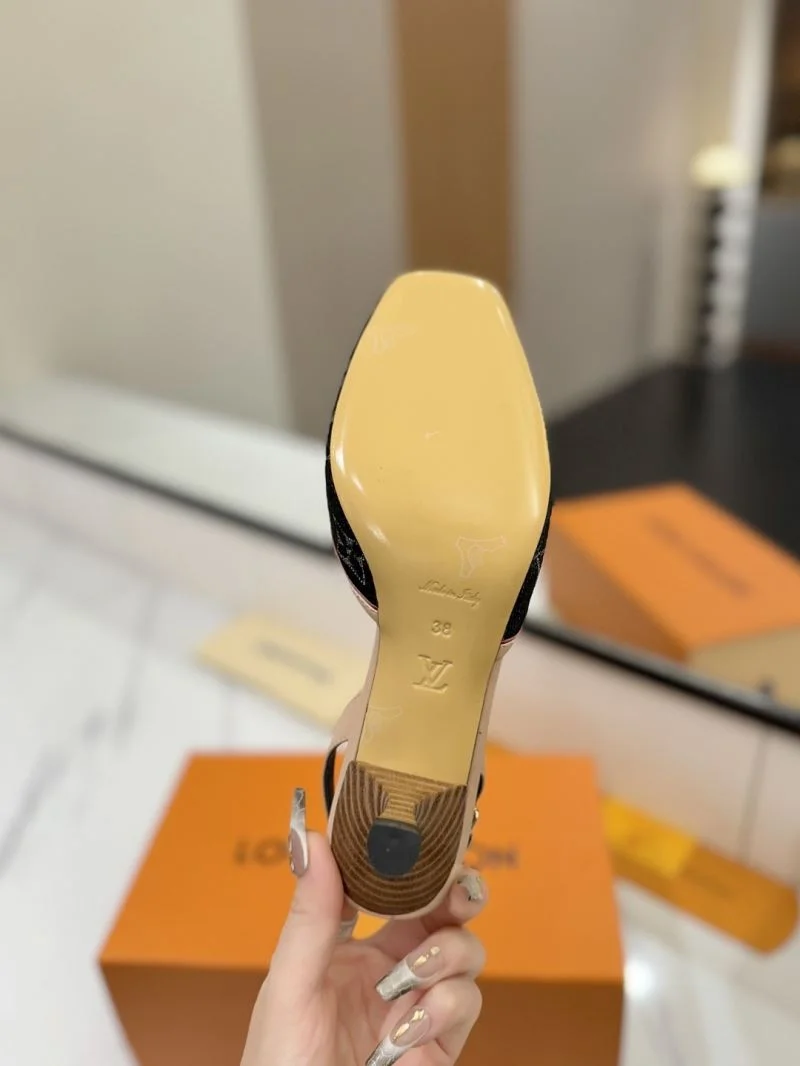 Louis Vuitton Sandals Flexible 31859