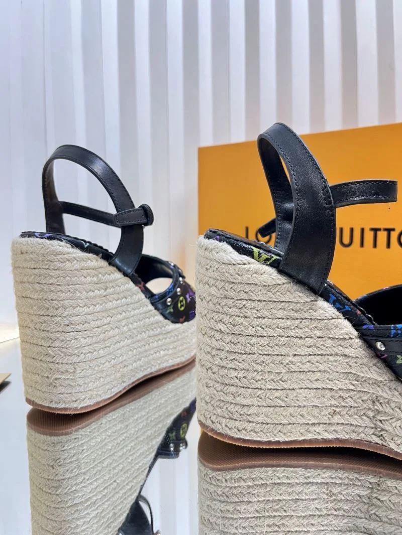 Lightweight Louis Vuitton Sandals 31870