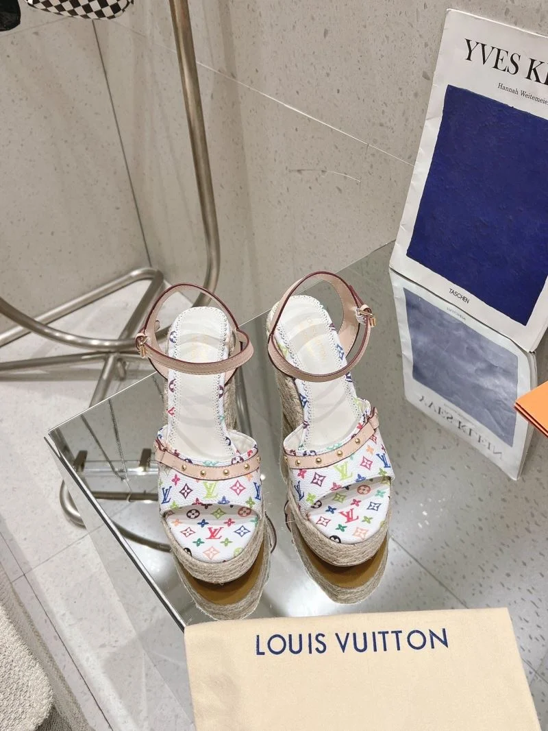UrbanChic Louis Vuitton Sandals 33316