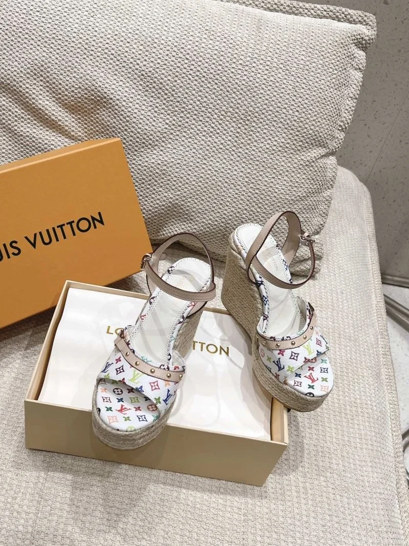 UrbanChic Louis Vuitton Sandals 33316