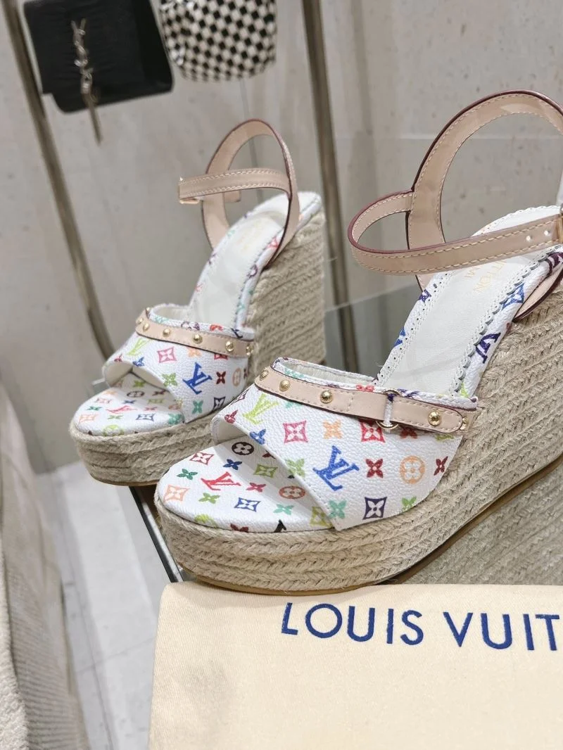 UrbanChic Louis Vuitton Sandals 33316