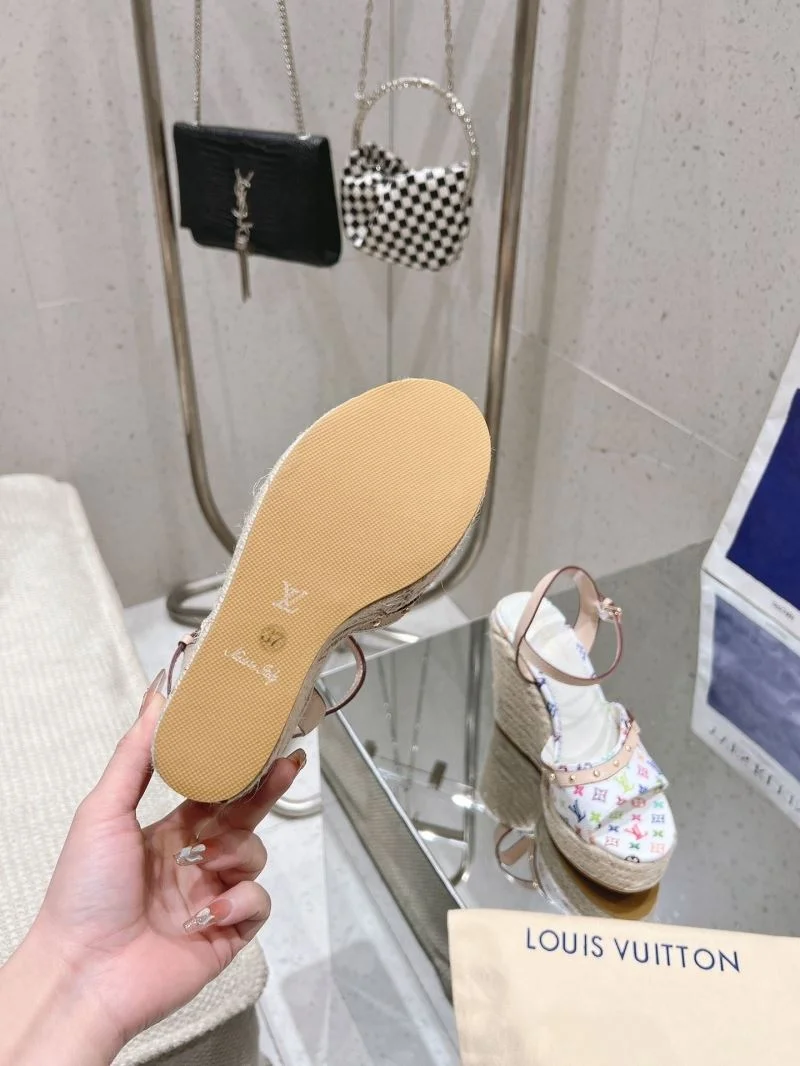 UrbanChic Louis Vuitton Sandals 33316