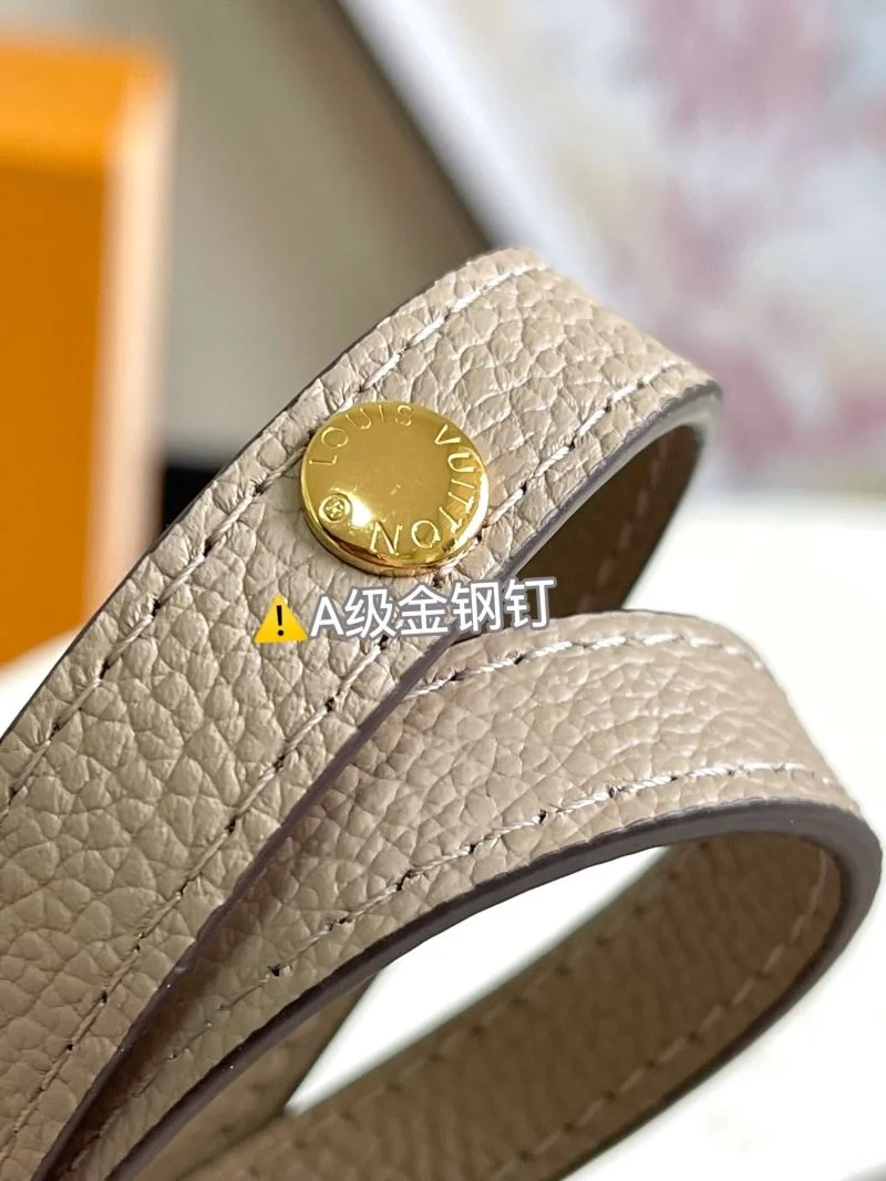 Breathable Louis Vuitton Satchel Bags 42746
