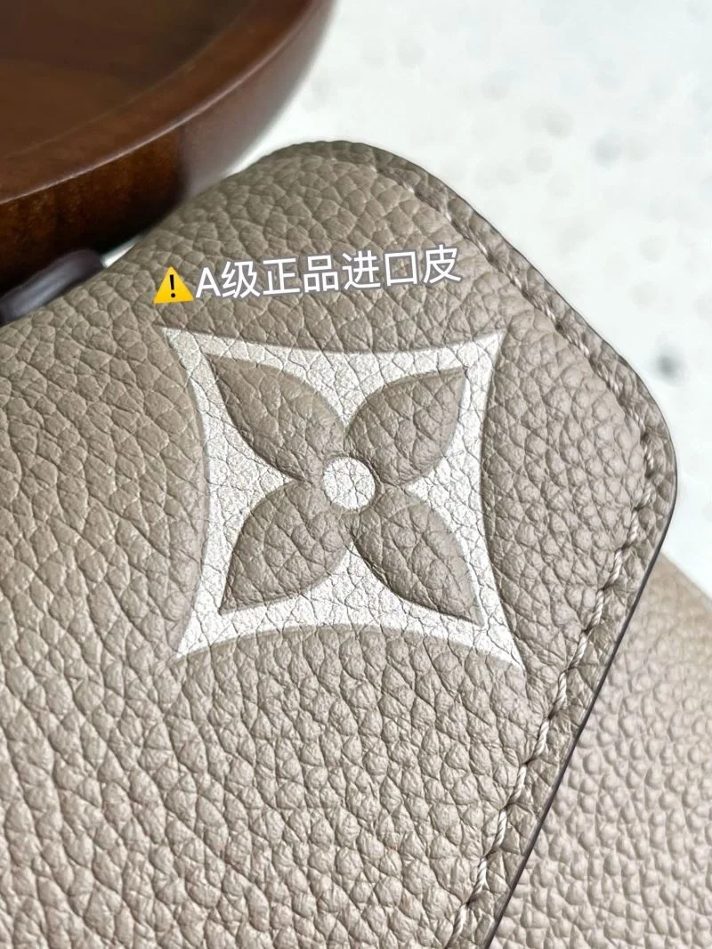 Breathable Louis Vuitton Satchel Bags 42746