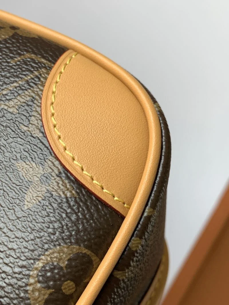 RelaxedFit Louis Vuitton Satchel Bags 42743