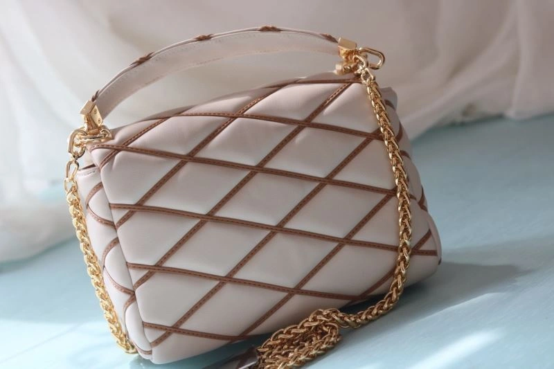 Unisex Louis Vuitton Satchel Bags 80146