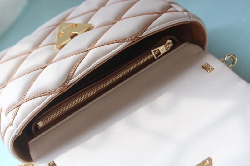Unisex Louis Vuitton Satchel Bags 80146