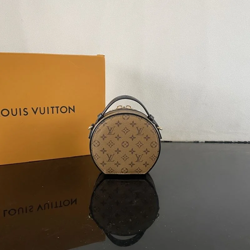 Unisex Louis Vuitton Satchel Bags 41585