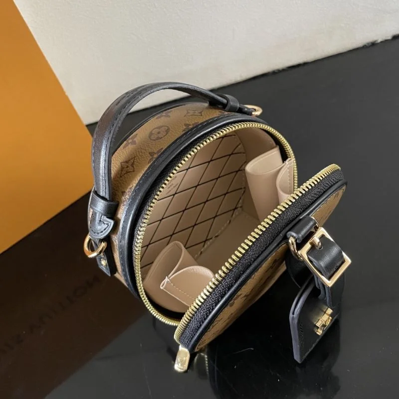 Unisex Louis Vuitton Satchel Bags 41585