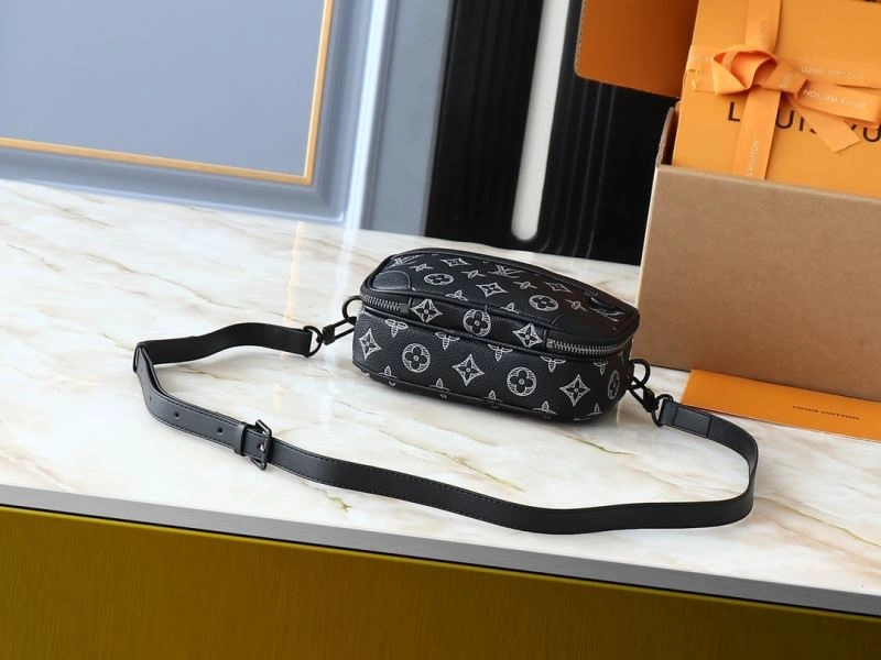 Louis Vuitton Satchel Bags Snug 88590