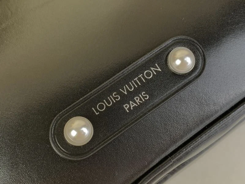 Louis Vuitton Satchel Bags Minimalist 40511