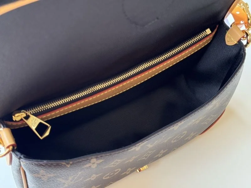 SmoothTexture Louis Vuitton Satchel Bags 49185