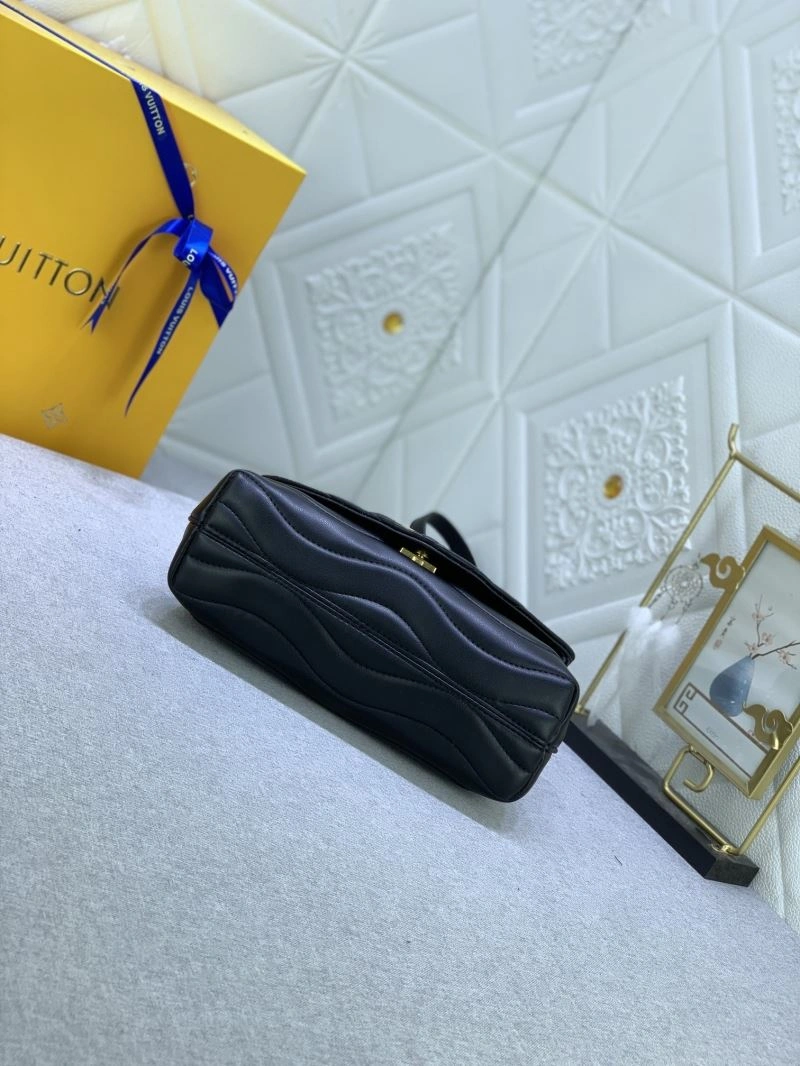 Unisex Louis Vuitton Satchel Bags 79746
