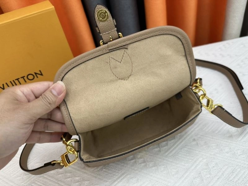Louis Vuitton Satchel Bags Minimalist 79719