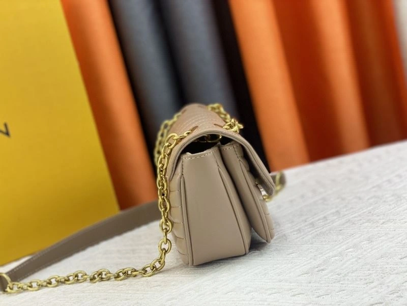 Unisex Louis Vuitton Satchel Bags 79609