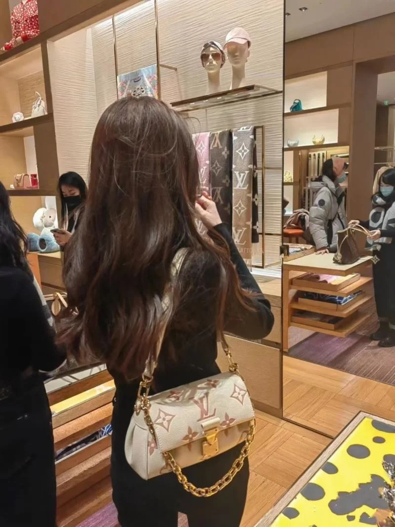 Louis Vuitton Satchel Bags WellDesigned 39707