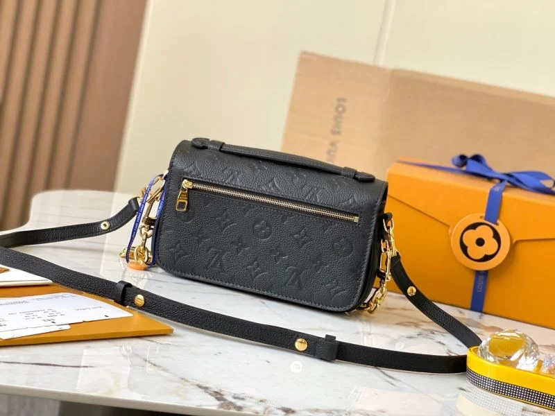 Louis Vuitton Satchel Bags Unisex 39739