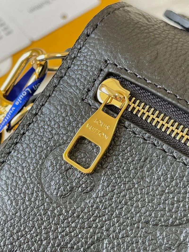 Louis Vuitton Satchel Bags Unisex 39739