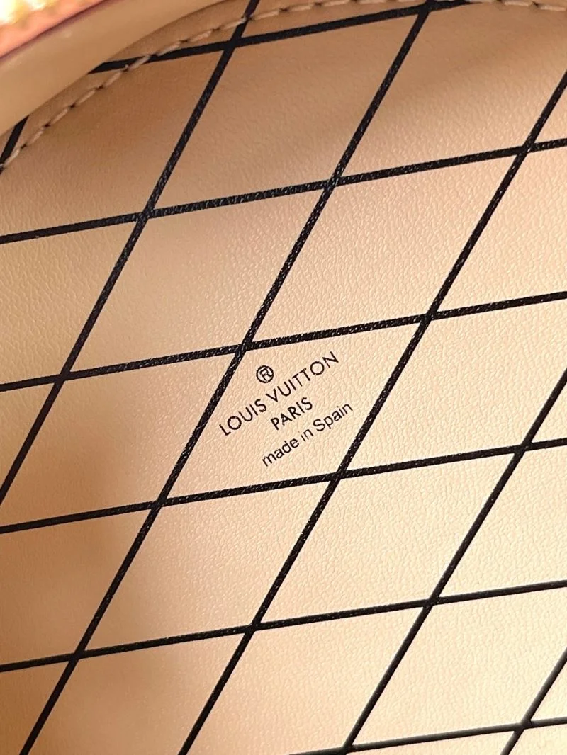 Louis Vuitton Satchel Bags Fashionable 39612