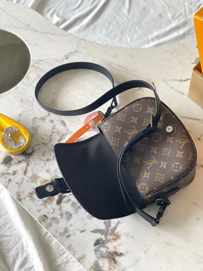 Louis Vuitton Satchel Bags Sporty 39601