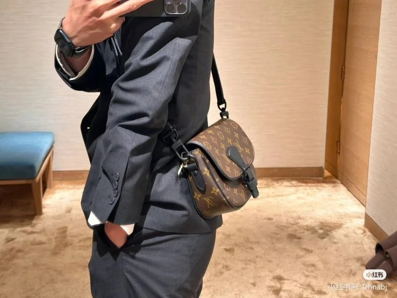 Louis Vuitton Satchel Bags Sporty 39601