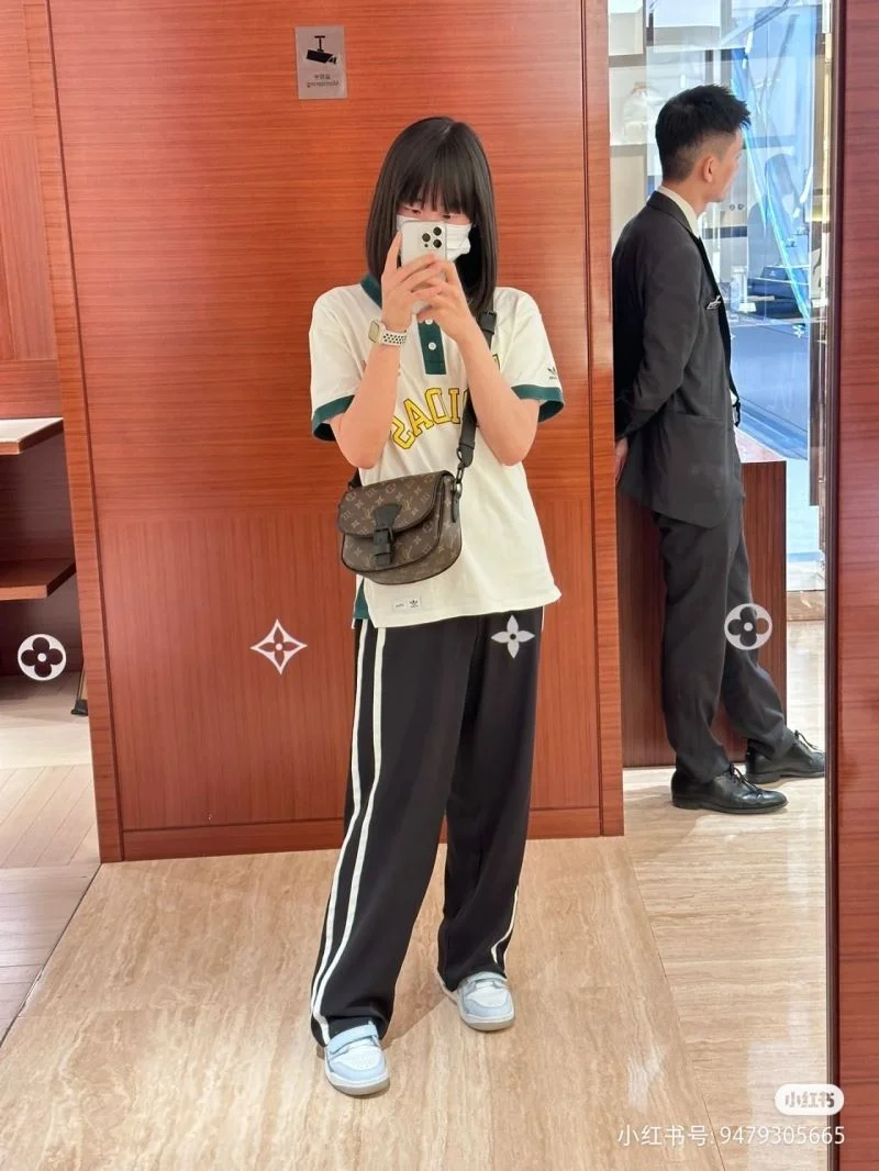 Louis Vuitton Satchel Bags Sporty 39601