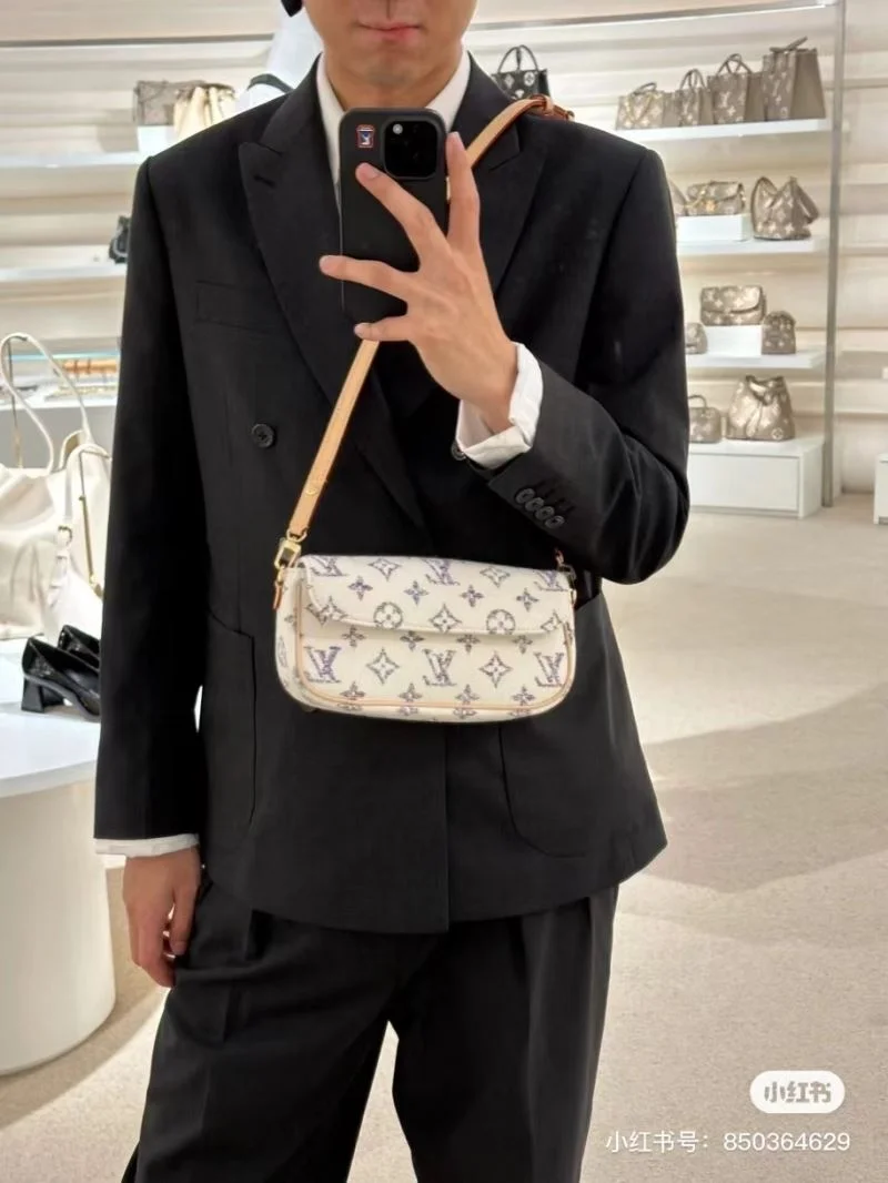 Supportive Louis Vuitton Satchel Bags 39585
