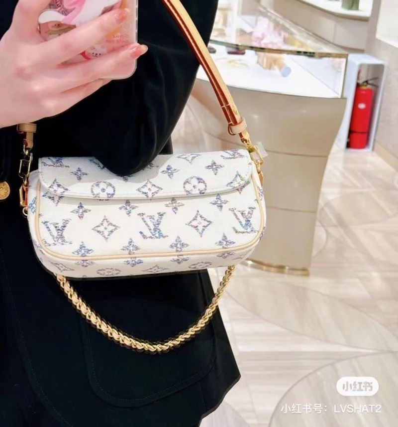Supportive Louis Vuitton Satchel Bags 39585