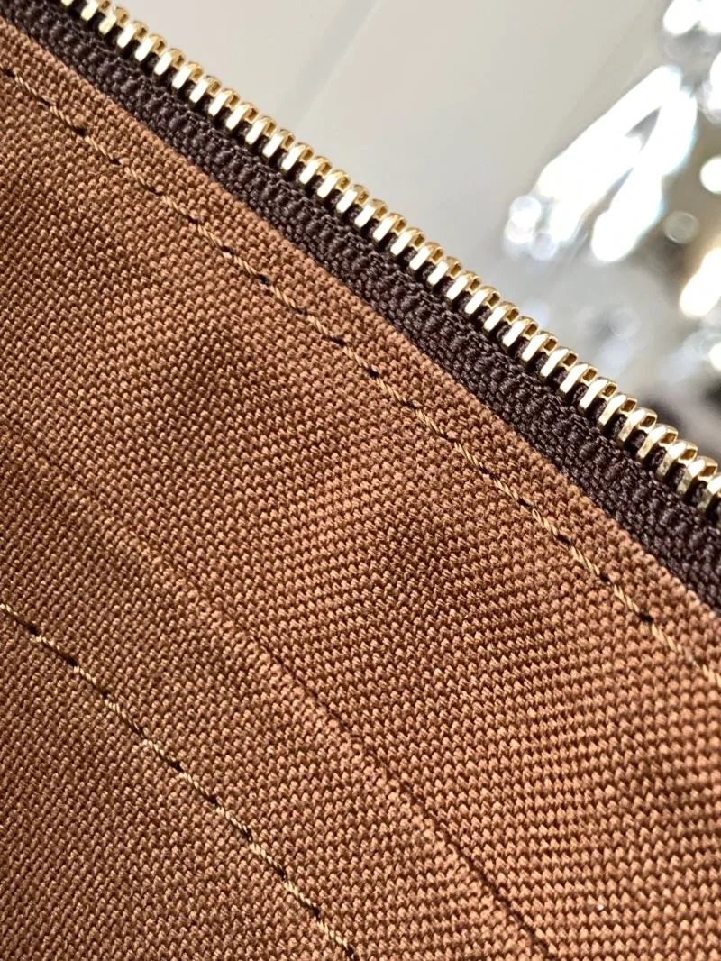 WeatherProof Louis Vuitton Satchel Bags 39615