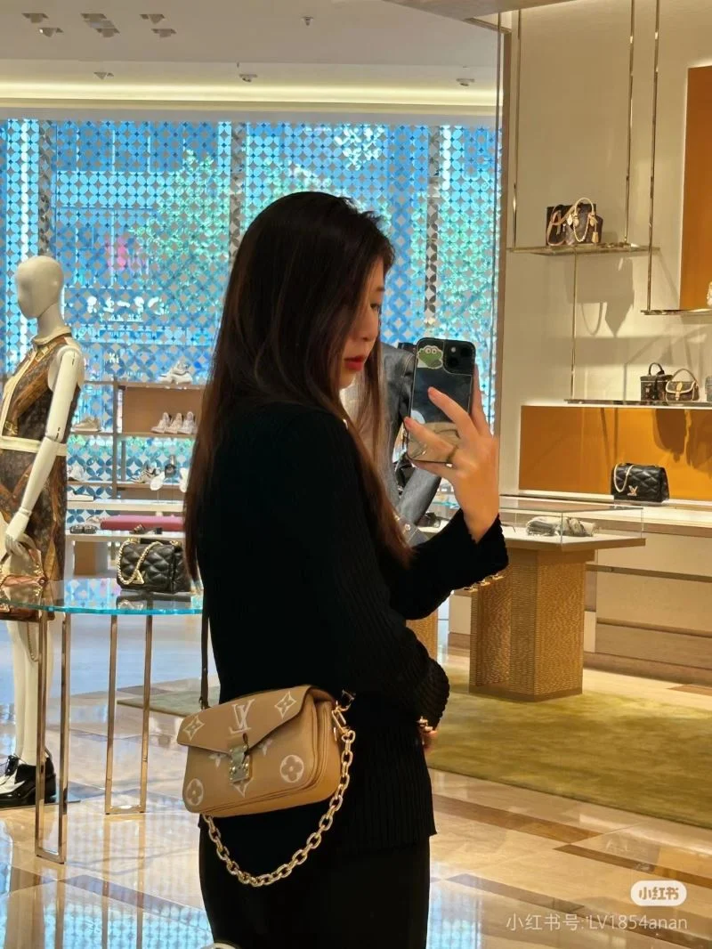 UrbanStyle Louis Vuitton Satchel Bags 39571