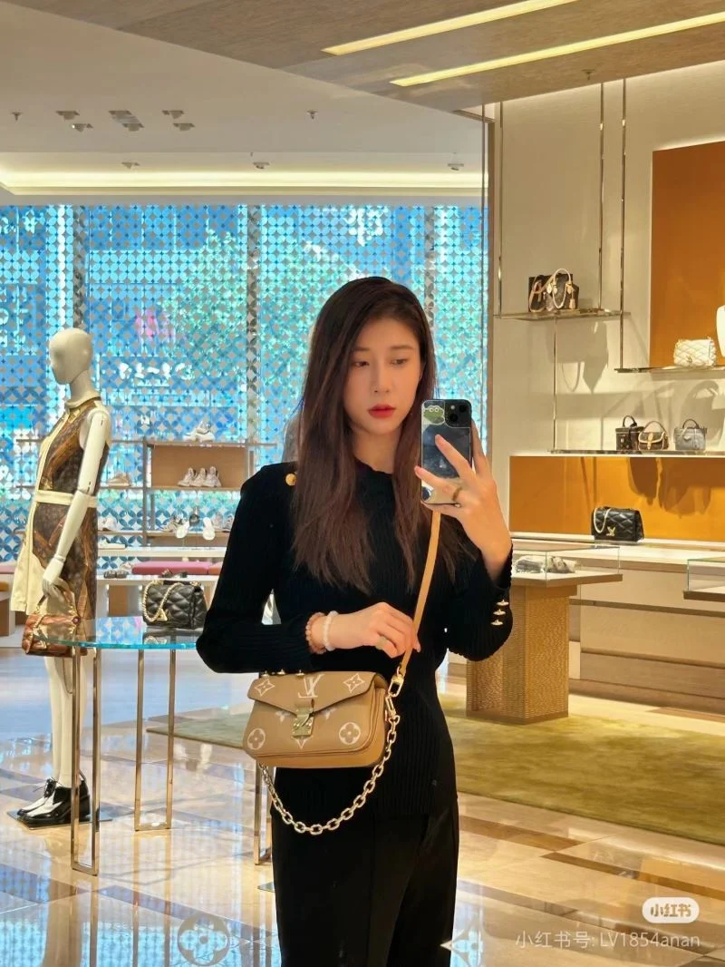 UrbanStyle Louis Vuitton Satchel Bags 39571