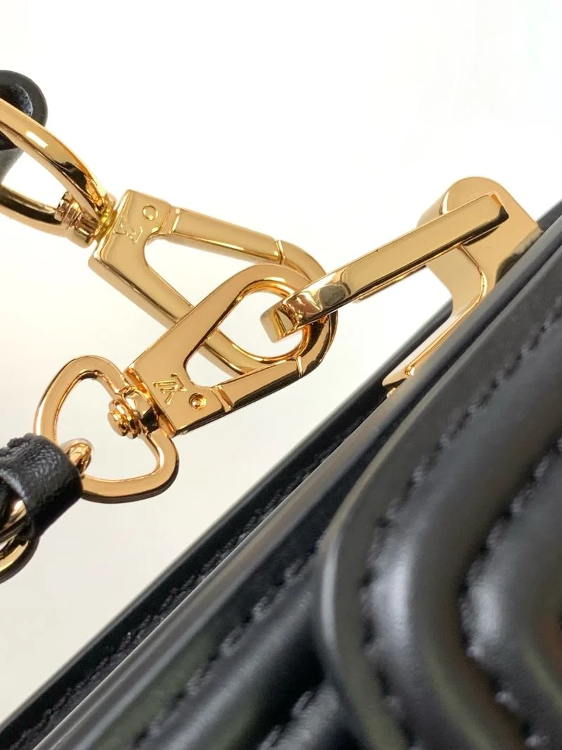Minimalist Louis Vuitton Satchel Bags 39528