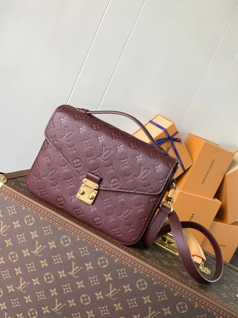 Unisex Louis Vuitton Satchel Bags 39238