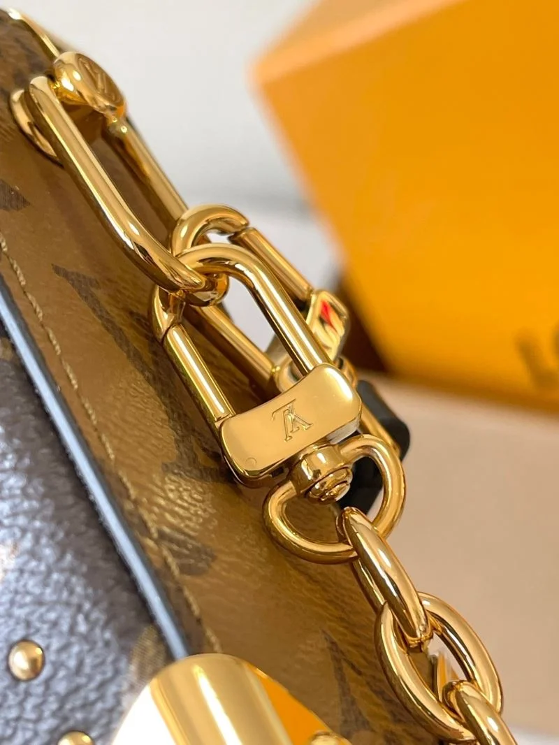 Minimalist Louis Vuitton Satchel Bags 39168