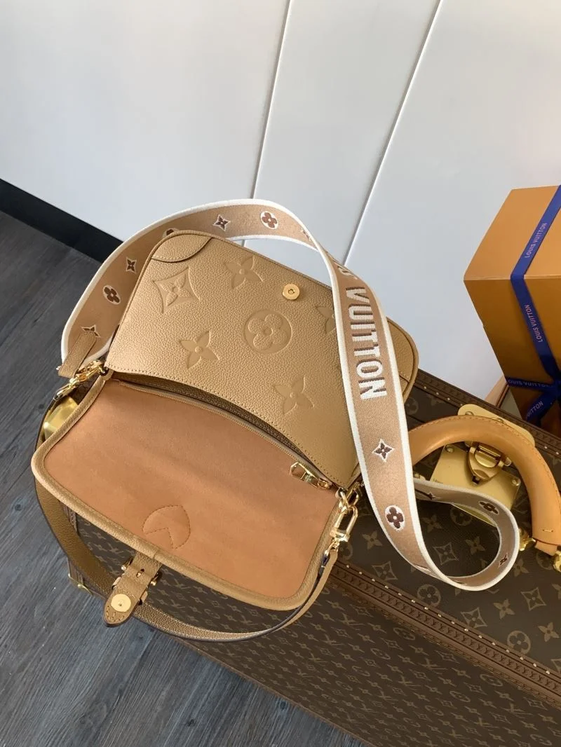Minimalist Louis Vuitton Satchel Bags 38856