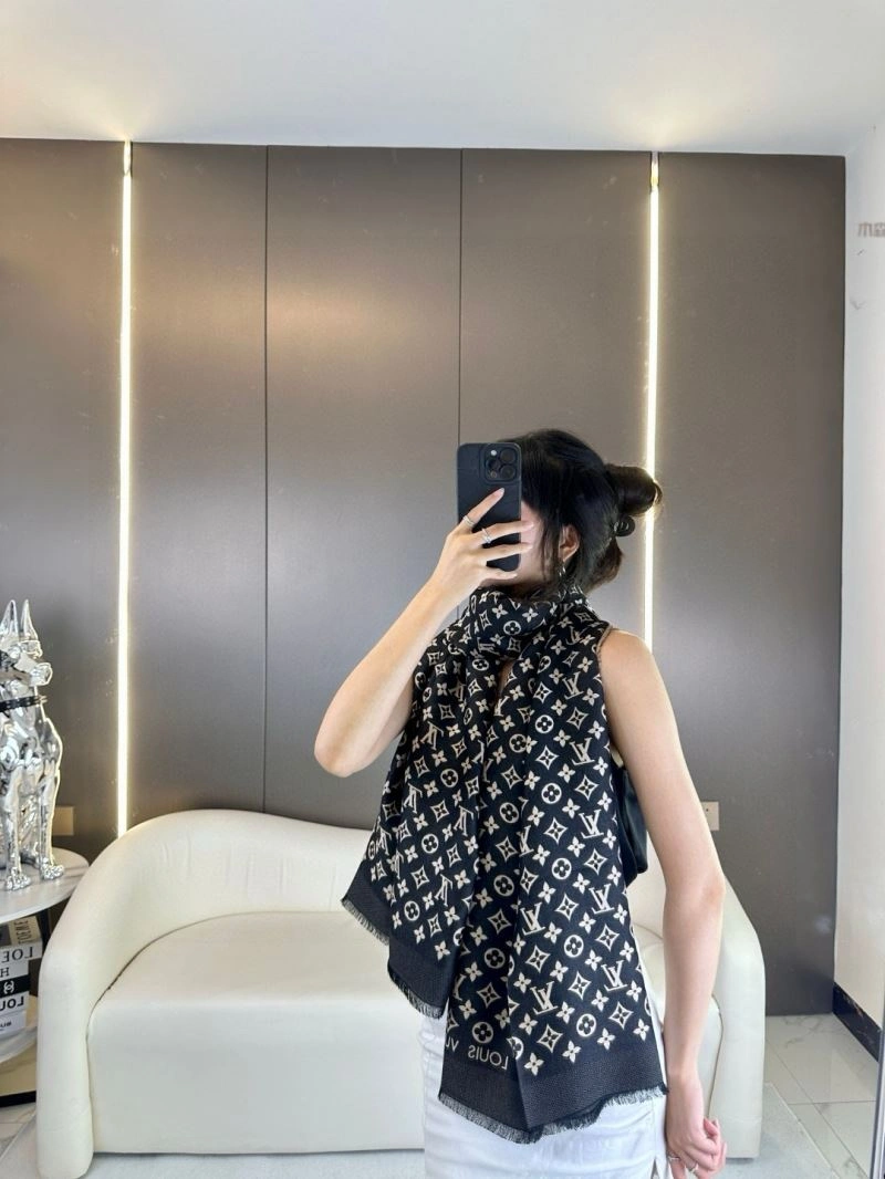 Louis Vuitton Scarf SmoothTexture 270944