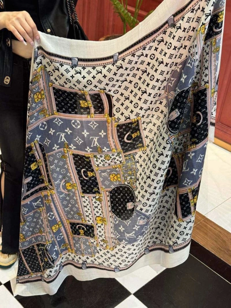 Breathable Louis Vuitton Scarf 270908