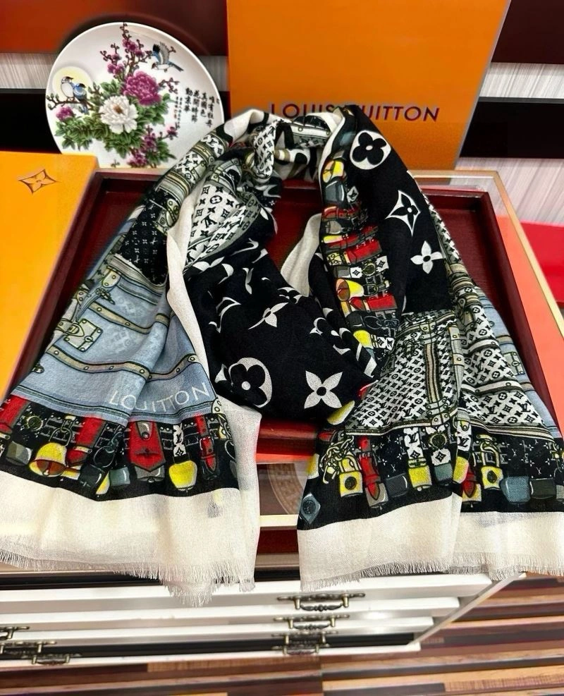 Contemporary Louis Vuitton Scarf 270906