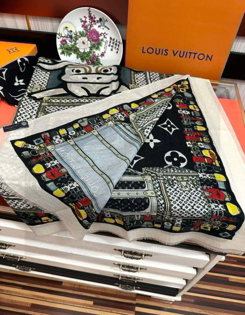 Contemporary Louis Vuitton Scarf 270906