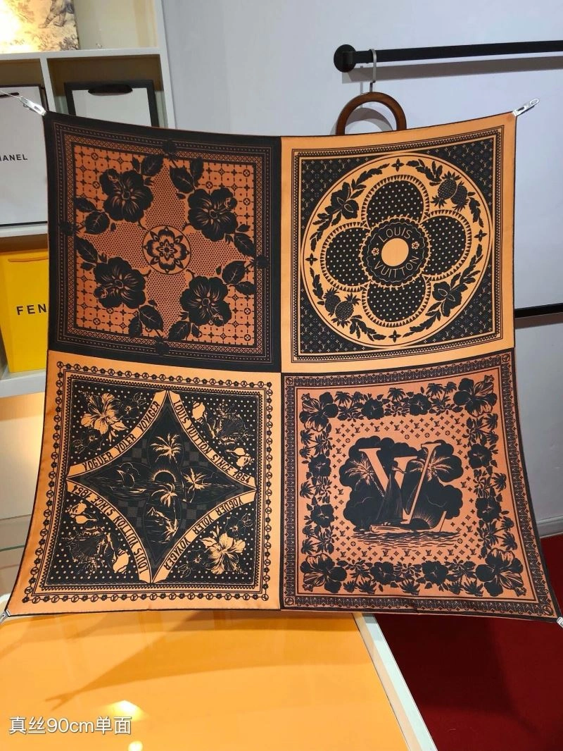 TechFriendly Louis Vuitton Scarf 270901